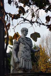Nocelli Caesar statue